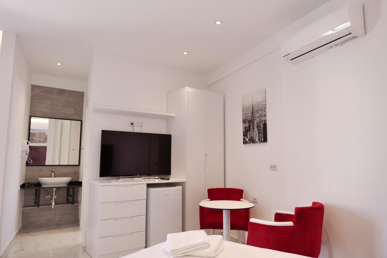 Lumi Hotel Саранде Екстериор снимка