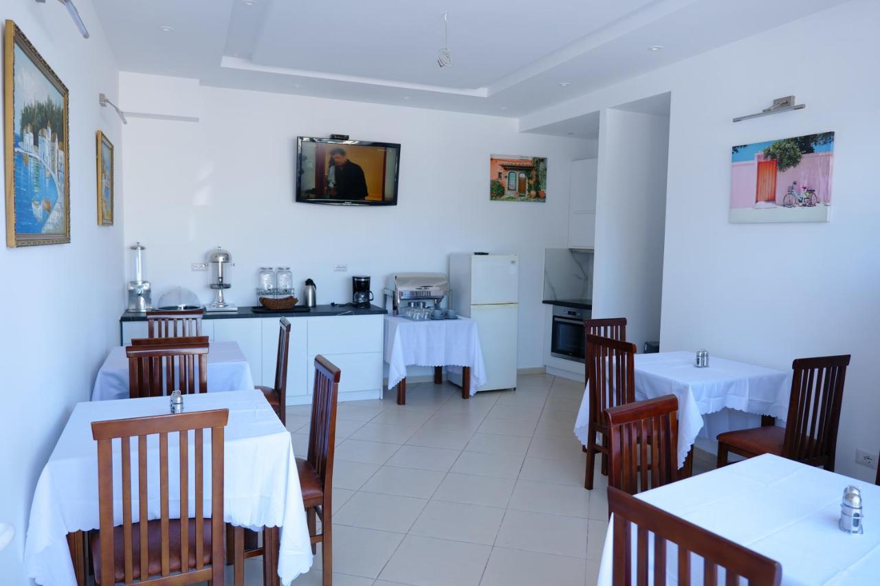 Lumi Hotel Саранде Екстериор снимка