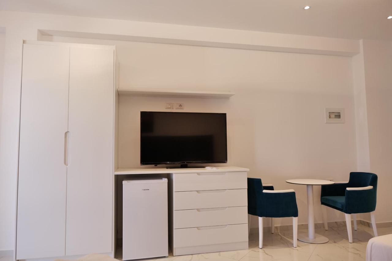 Lumi Hotel Саранде Екстериор снимка