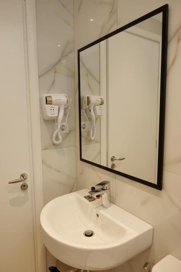 Lumi Hotel Саранде Екстериор снимка